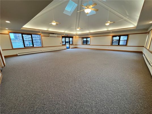 Empty room, Interior, Recessed Lighting