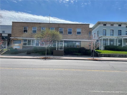 Exterior, Facade, Rowhouse