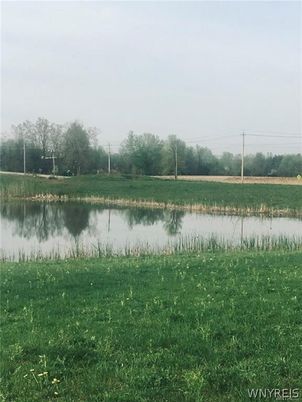 Exterior, Lake