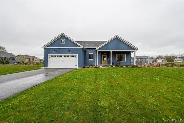 Attached, Exterior, Facade, Farmhouse