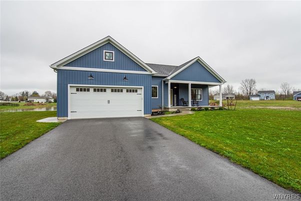 Attached, Exterior, Facade, Farmhouse