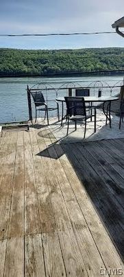 Exterior, Lake
