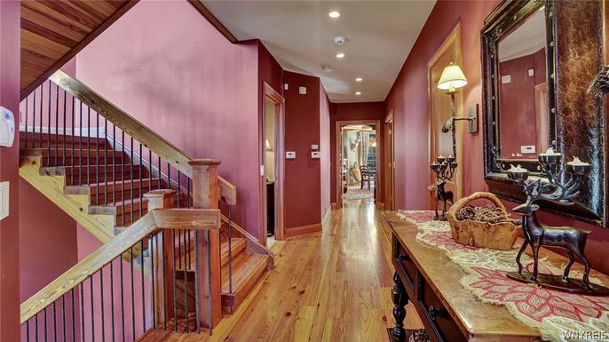 Interior, Recessed Lighting, Wood Texture Flooring