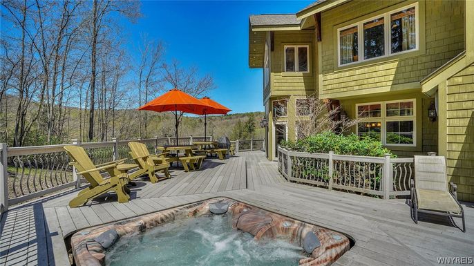 Exterior, Hot Tub