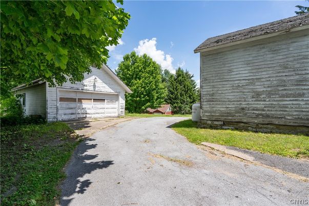 Detached Garage, Exterior