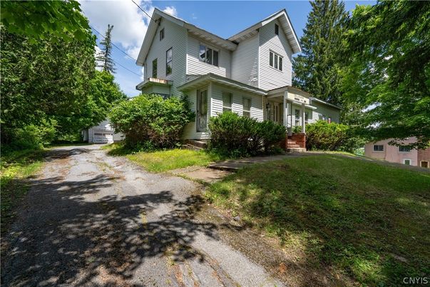 Backyard, Exterior, Facade, Queen Anne Victorian