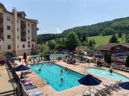 Exterior, Pool