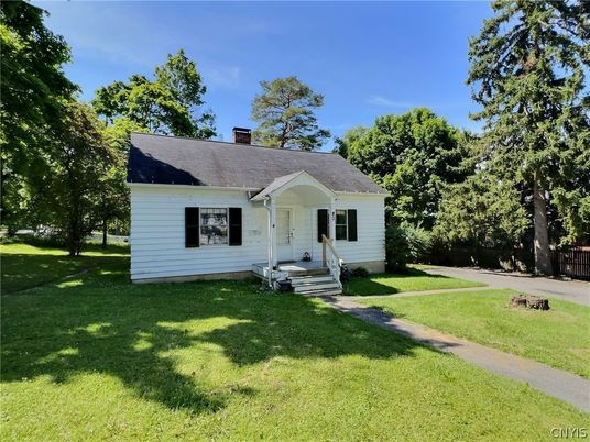 Backyard, Exterior, Facade, Cape Cod