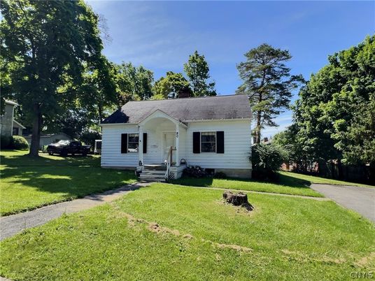 Backyard, Exterior, Facade, Cape Cod