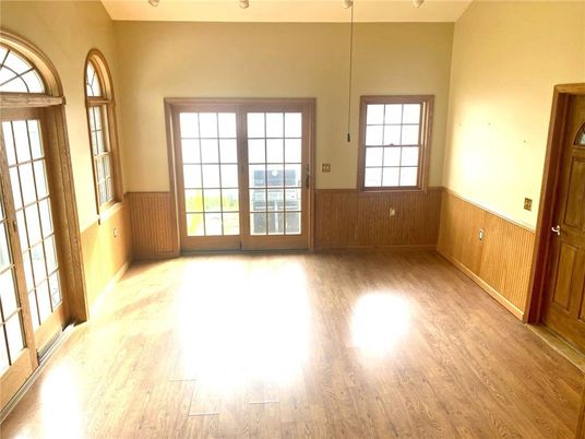 Empty room, Interior, Pendant Lights, Wood Texture Flooring