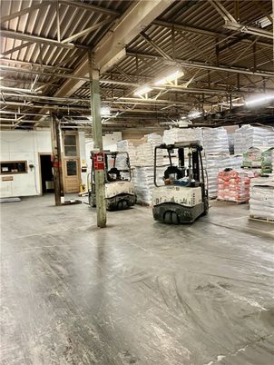 Garage, Interior, Stone Walls