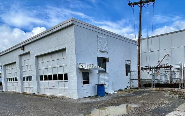 Detached Garage, Exterior