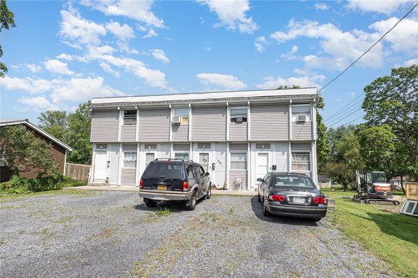 Attached, Exterior, Facade, Raised Ranch