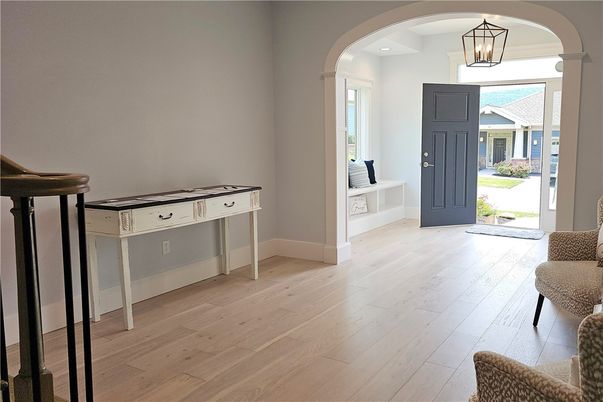Interior, Pendant Lights, Recessed Lighting, Wood Texture Flooring