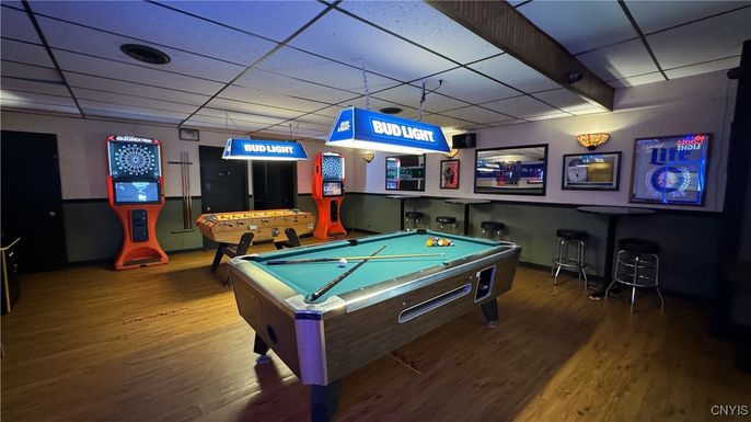 Billiard Table, Game Room, Interior, Wood Texture Flooring