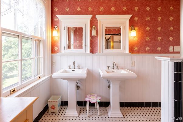 Bathroom, Dual Sink Vanities, Interior