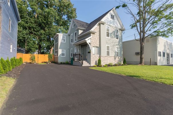 Backyard, Exterior, Facade, Queen Anne Victorian