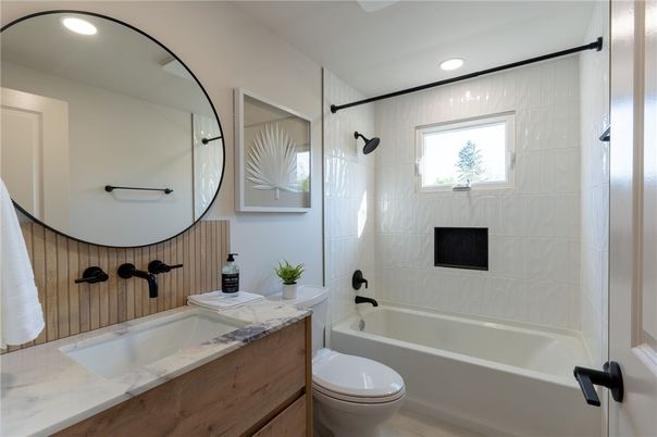 Bathroom, Interior, Recessed Lighting