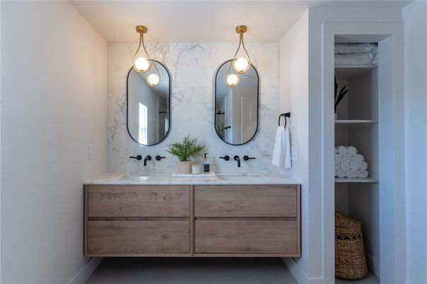 Bathroom, Dual Sink Vanities, Interior, Pendant Lights