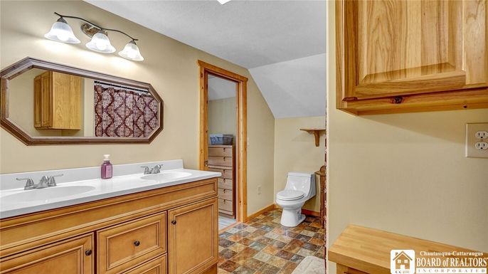 Bathroom, Dual Sink Vanities, Interior
