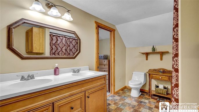 Bathroom, Dual Sink Vanities, Interior