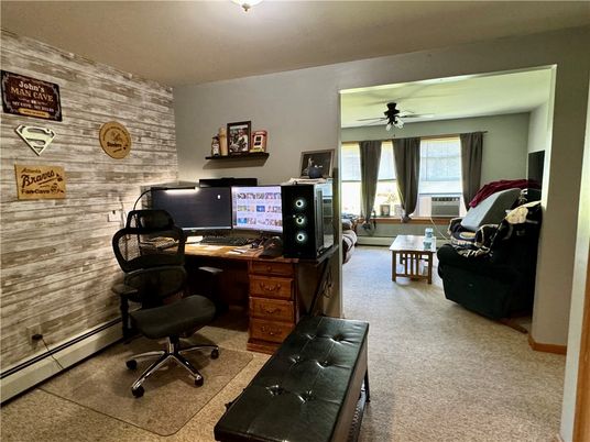 Home Office, Interior
