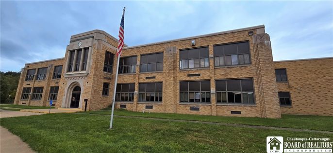 Exterior, Facade, Brick Facade, Rowhouse