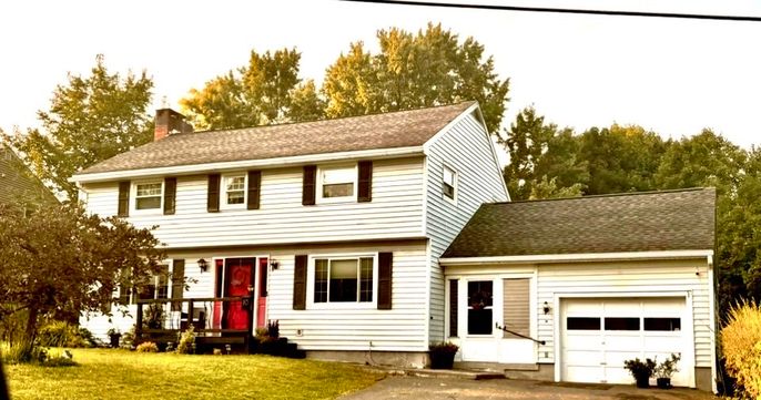 Attached, Exterior, Facade, Split Level