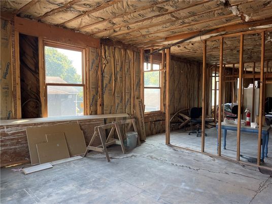 Empty room, Interior, Wooden Beams, Wooden Walls