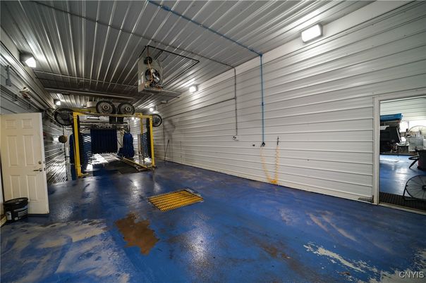 Garage, Interior