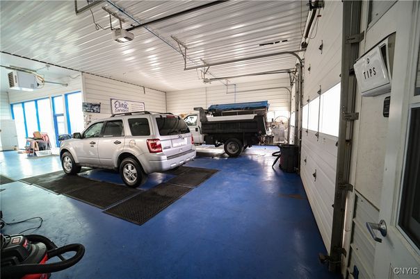 Garage, Interior
