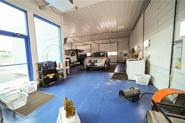 Garage, Interior