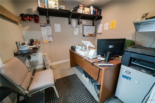 Home Office, Interior