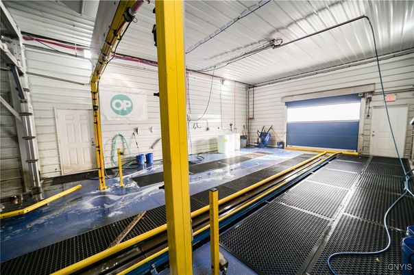 Garage, Interior