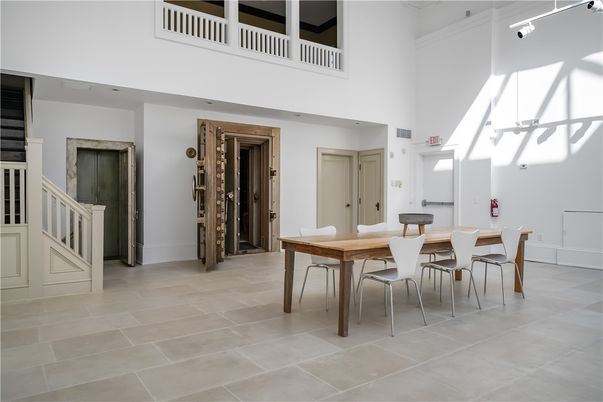 Dining room, Interior