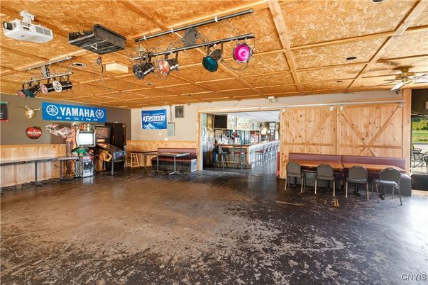Garage, Interior