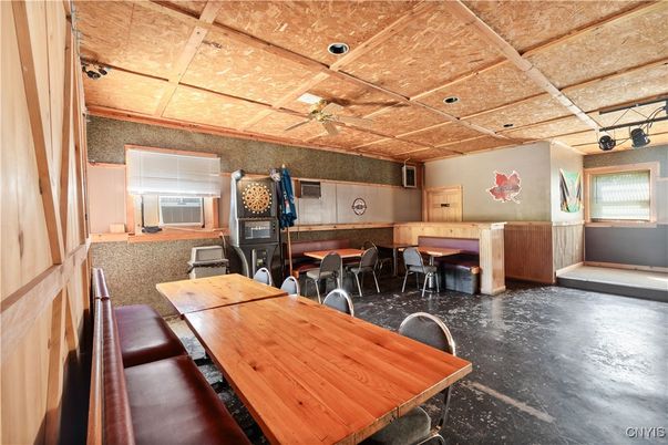 Dining room, Interior