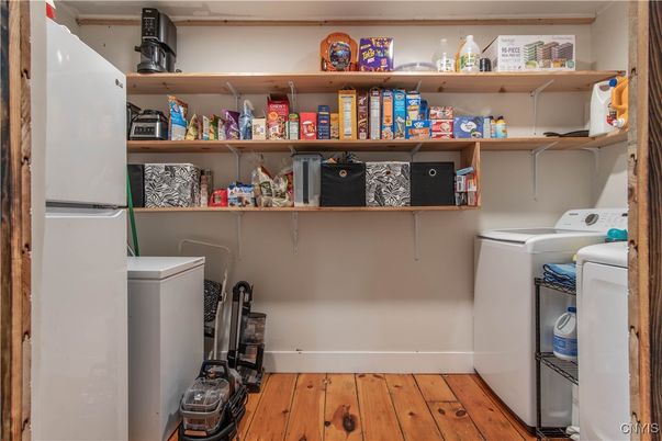 Interior, Utility Closets, Washer, Wood Texture Flooring