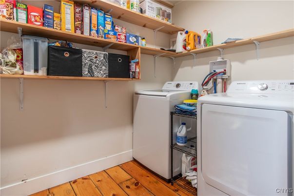Interior, Washer, Wood Texture Flooring