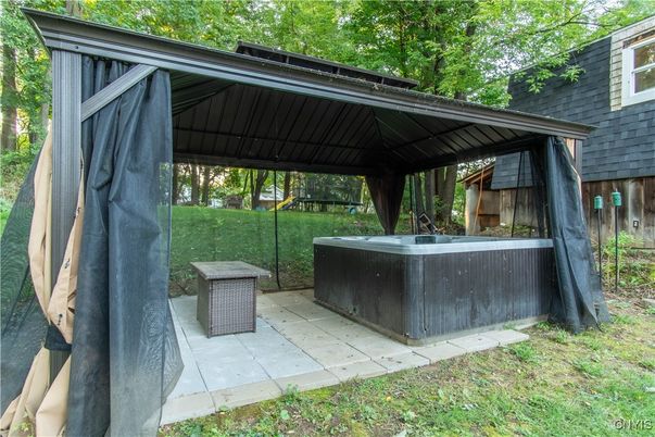 Exterior, Hot Tub