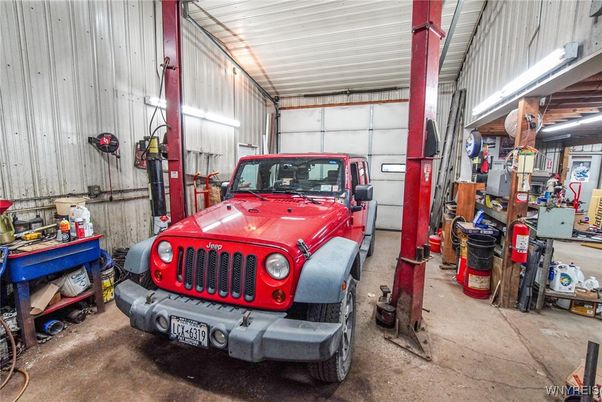 Garage, Interior