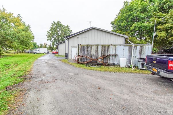 Detached Garage, Exterior
