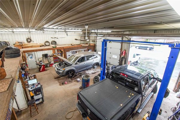 Garage, Interior