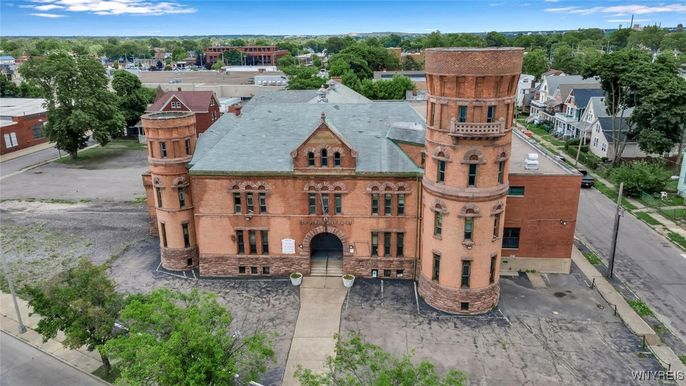 Exterior, Drone