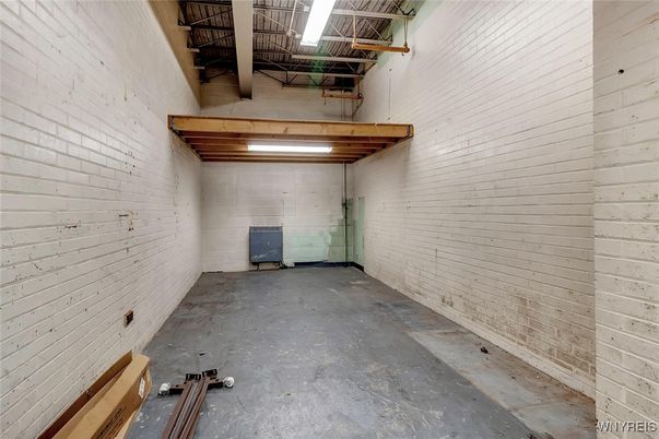 Garage, Interior
