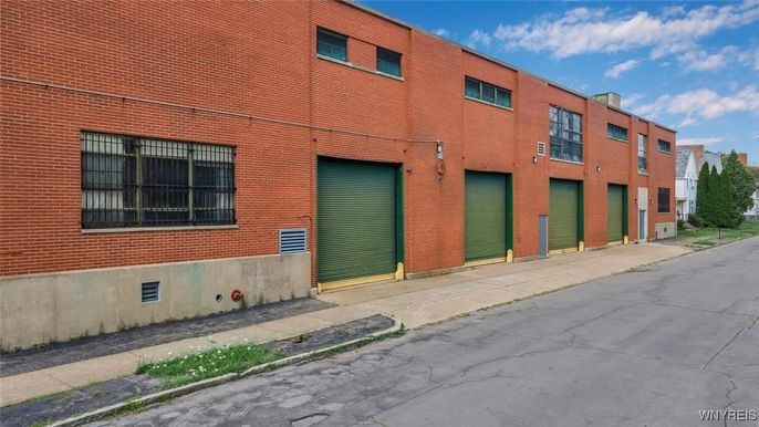 Attached, Exterior, Facade, Brick Facade, Rowhouse