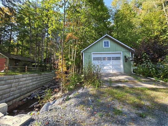 Detached Garage, Exterior