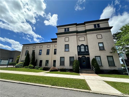 Exterior, Facade, French Provincial