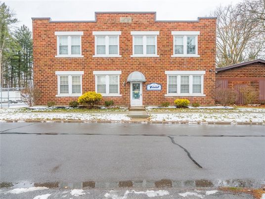 Exterior, Facade, Brick Facade, Georgian