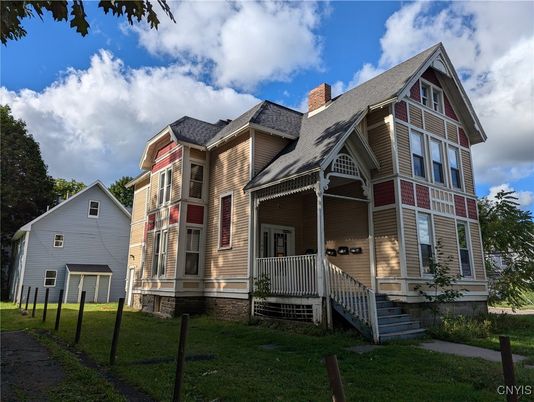 Backyard, Exterior, Facade, Queen Anne Victorian